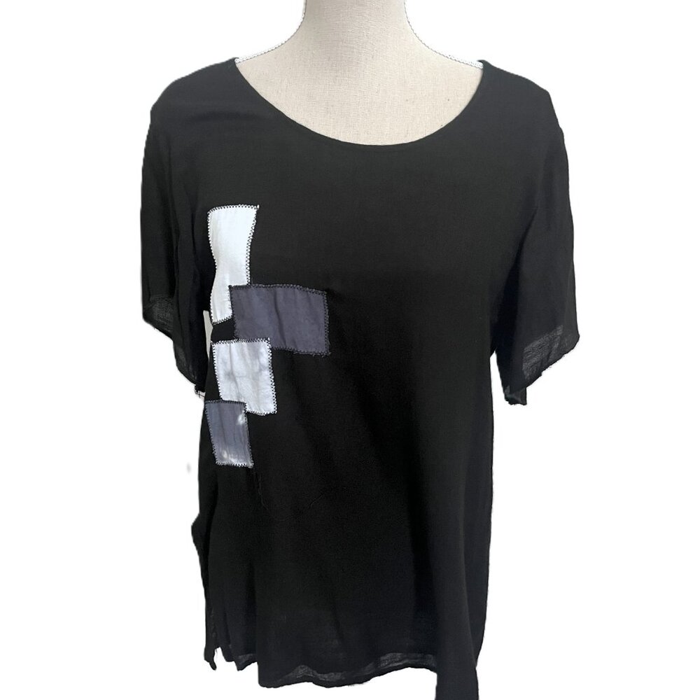 3/$25 NWT Flattering Black Linen Tee With Hand Made Blue & White Patches